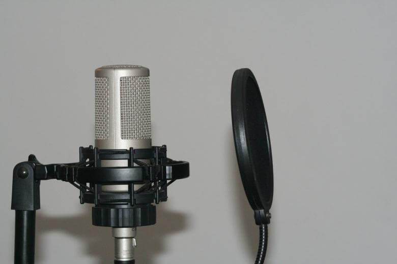 English and Arabic Narration Service
